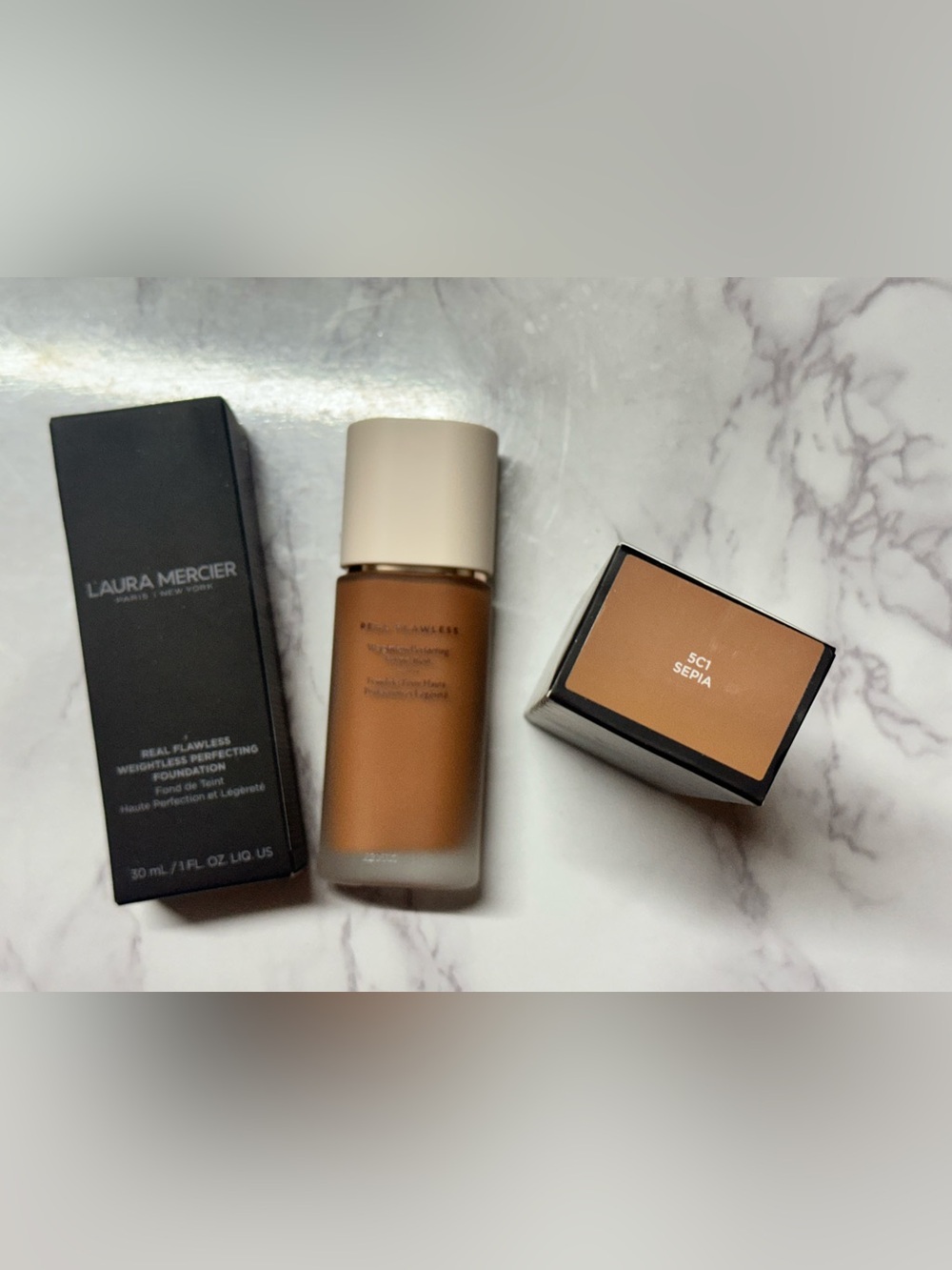 laura mercier Real Flawless Foundation - Sepia Brown